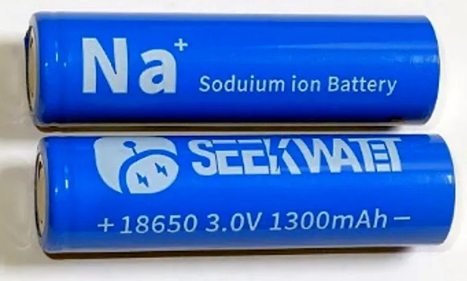 Small sodium-ion cells from another maker: the same chemistry as Naxtra, with sodium in place of lithium